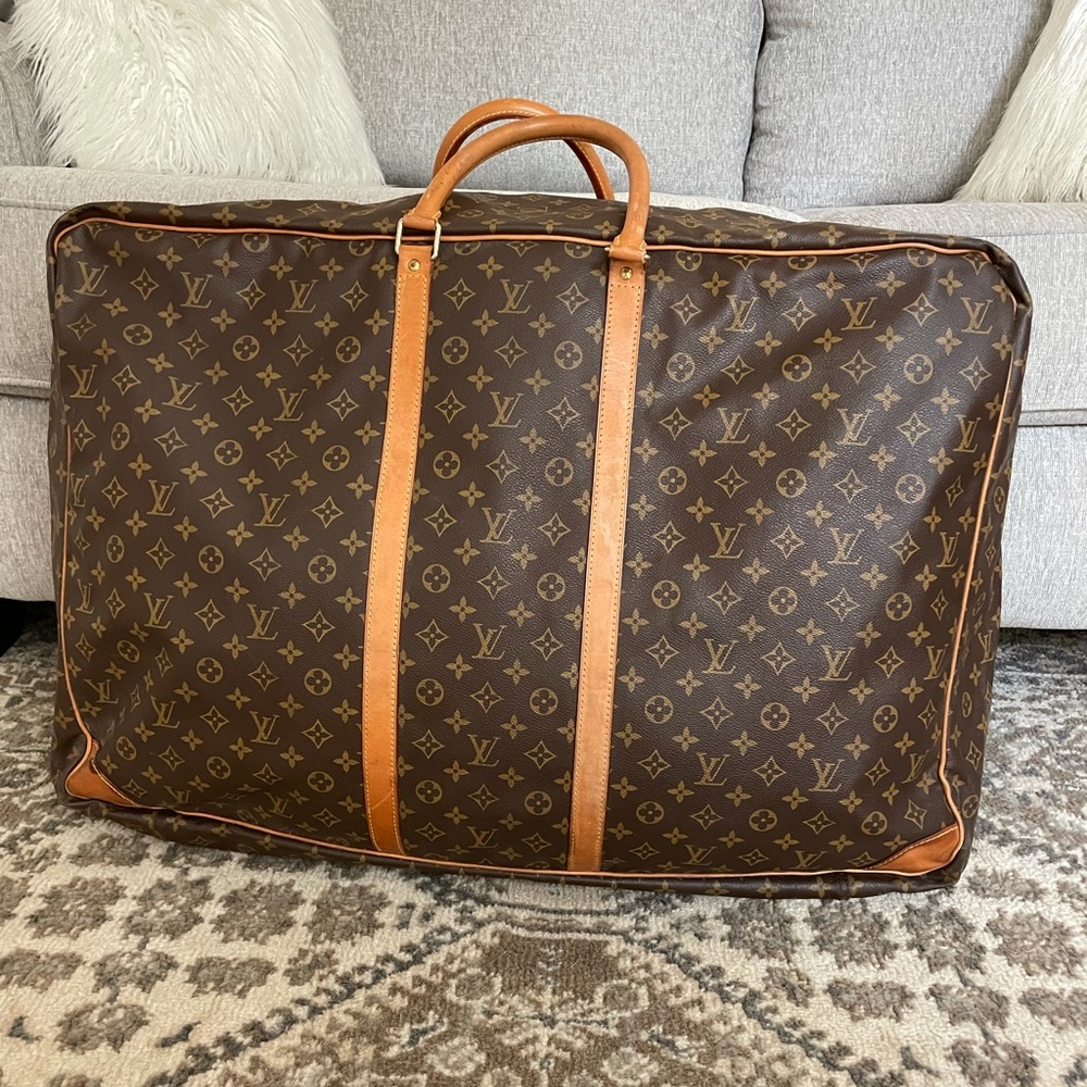 Sirius 70 Monogram Louis Vuitton Suit Case (real).